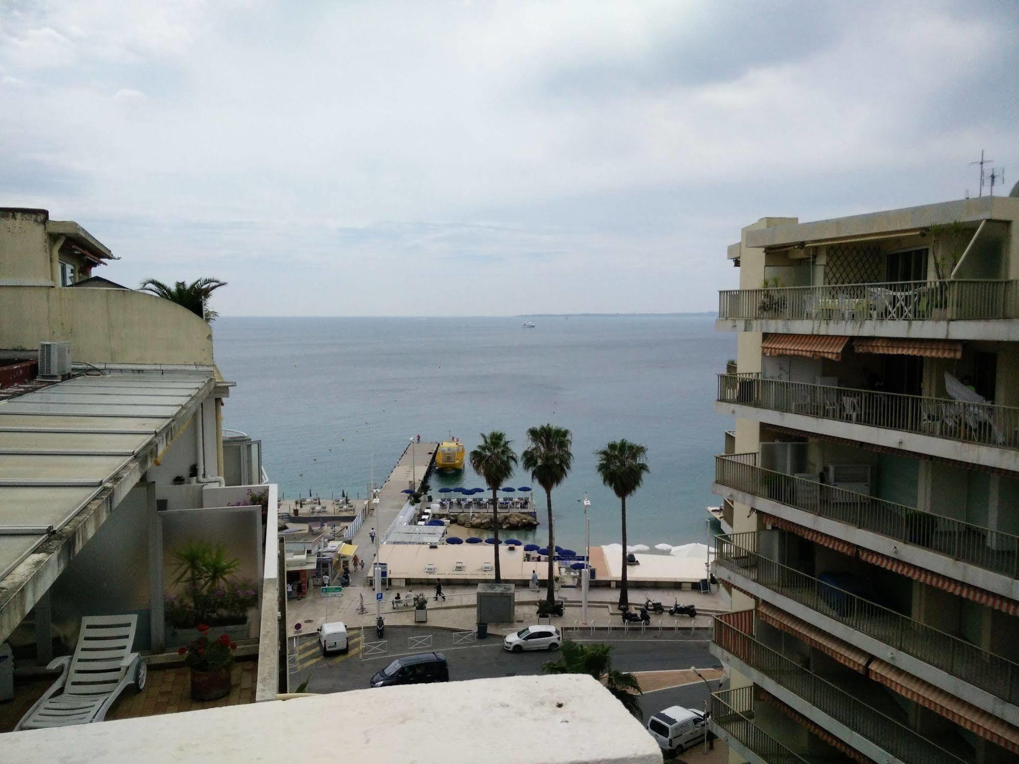 Hotel Courbet Juan-les-Pins Exterior foto